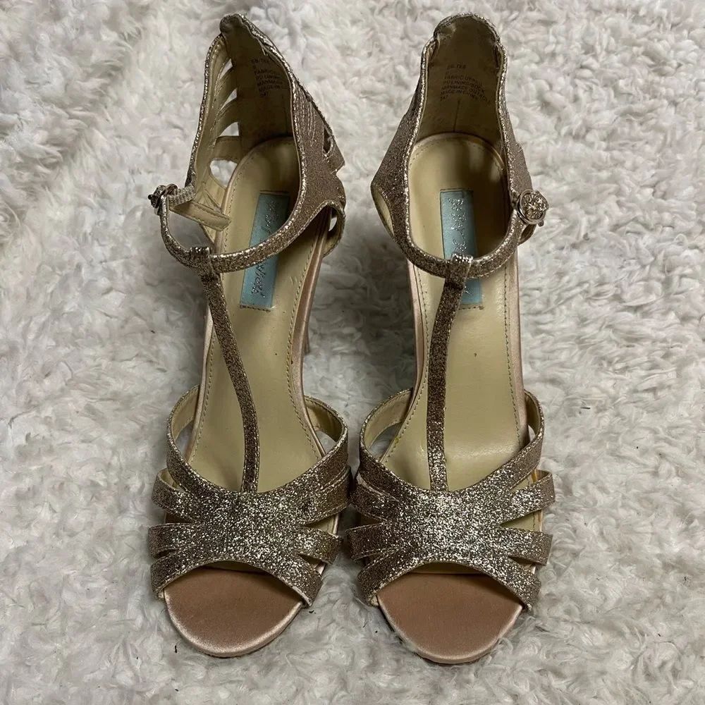 Blue by Betsey Johnson t-strap glitter sandals cut-out detail.SZ9